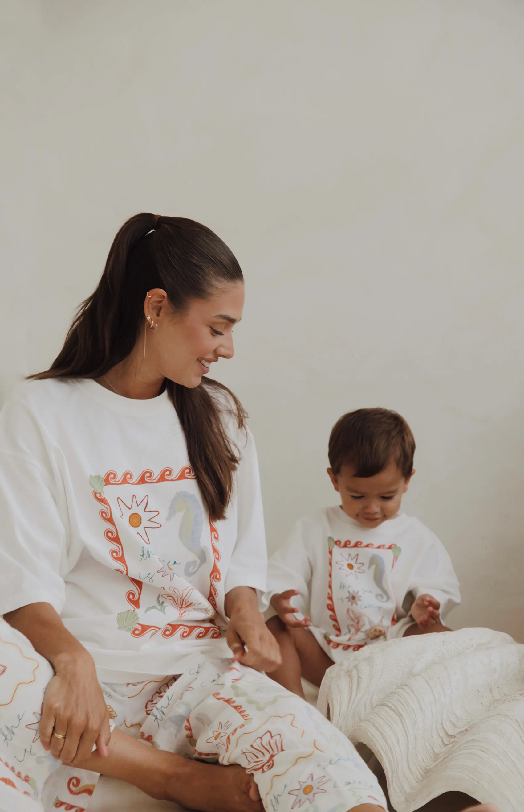 BEACHCOMBER TEE - MAMA - Image 2