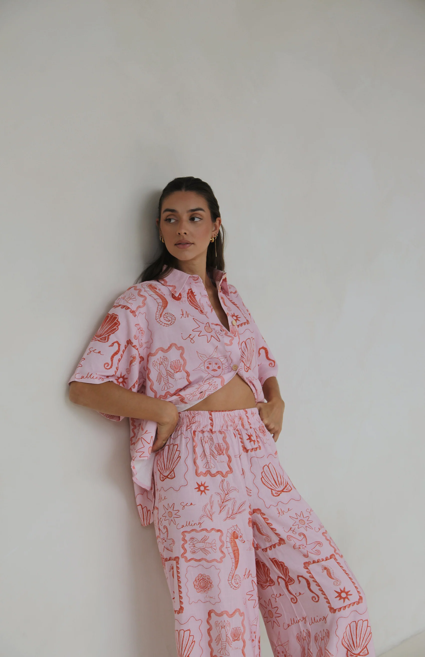 SEA IS CALLING SHIRT - MAMA PINK/RED - Image 6