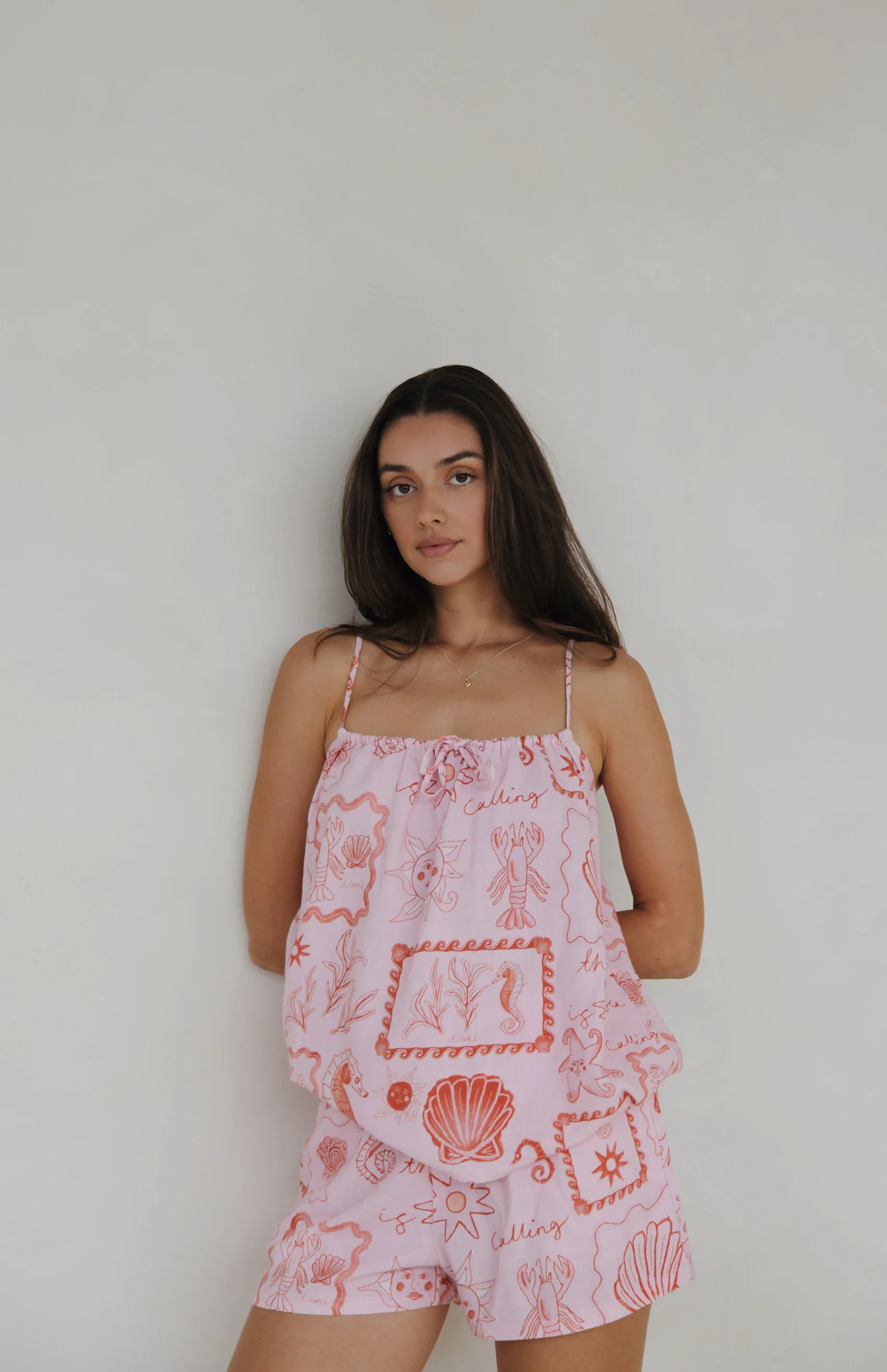 SEA IS CALLING SHORTS - MAMA PINK/RED - Image 3