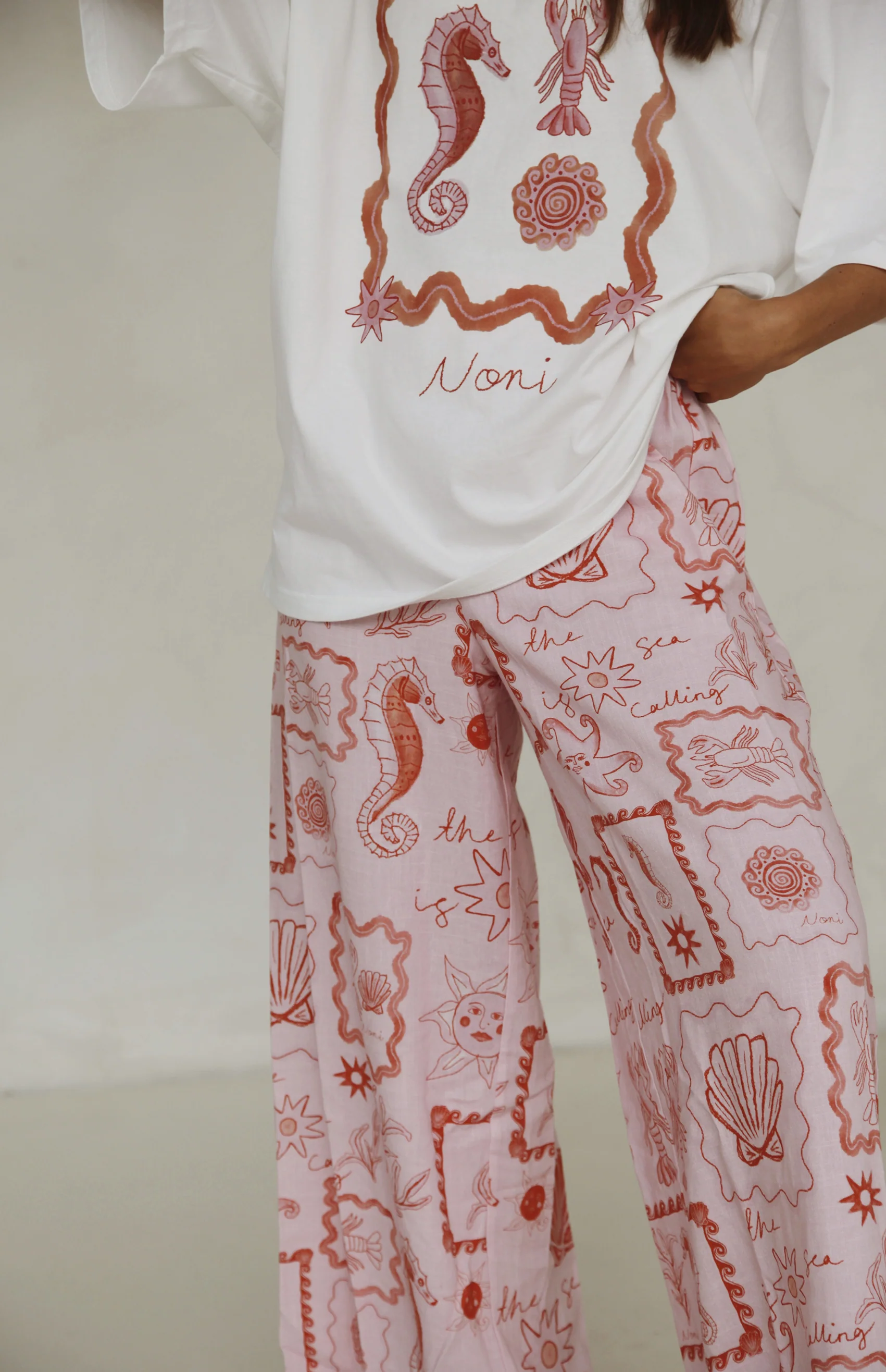 SEA SHELLS TEE - MAMA PINK/RED - Image 3