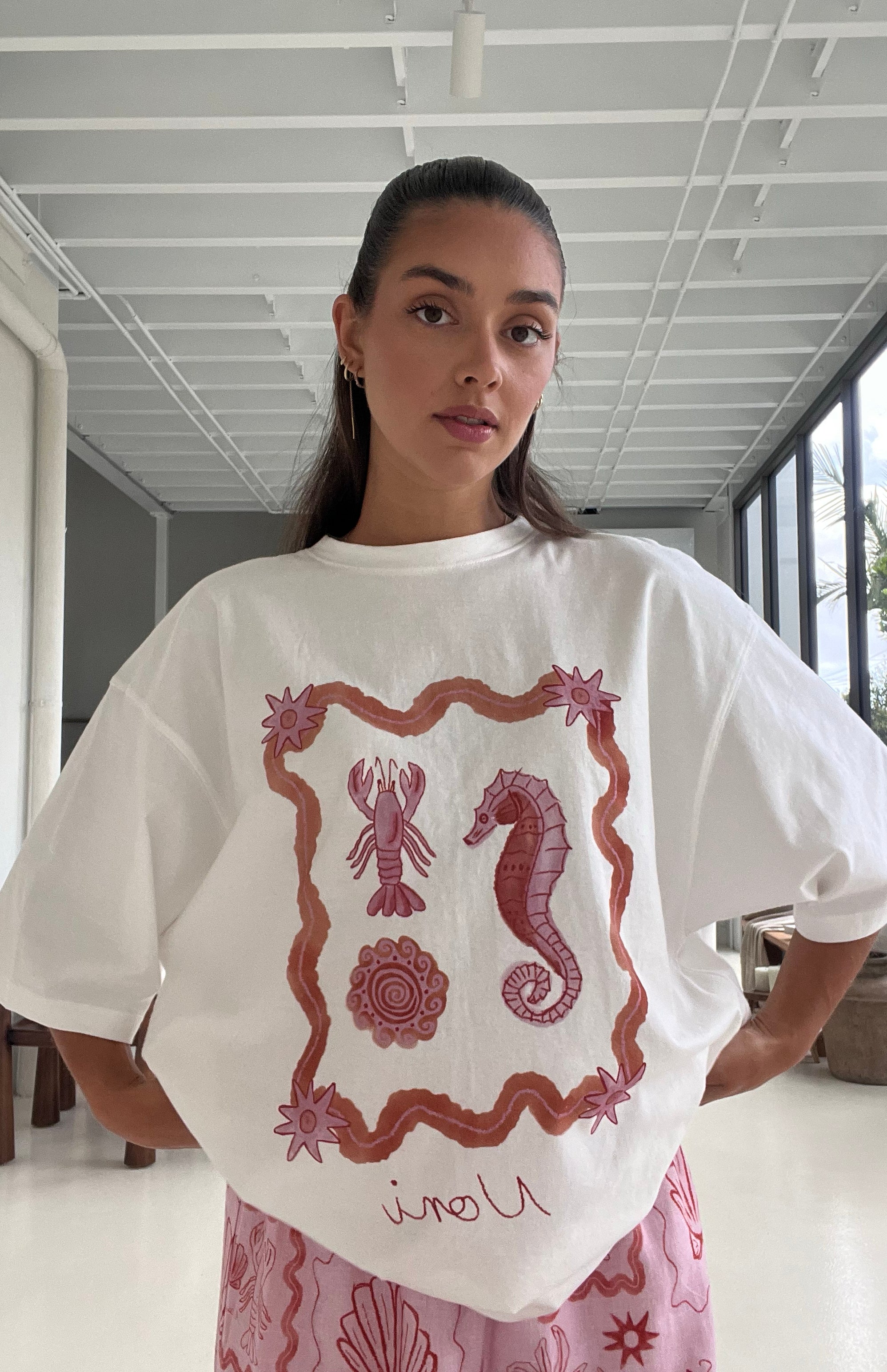 SEA SHELLS TEE - MAMA PINK/RED - Image 8