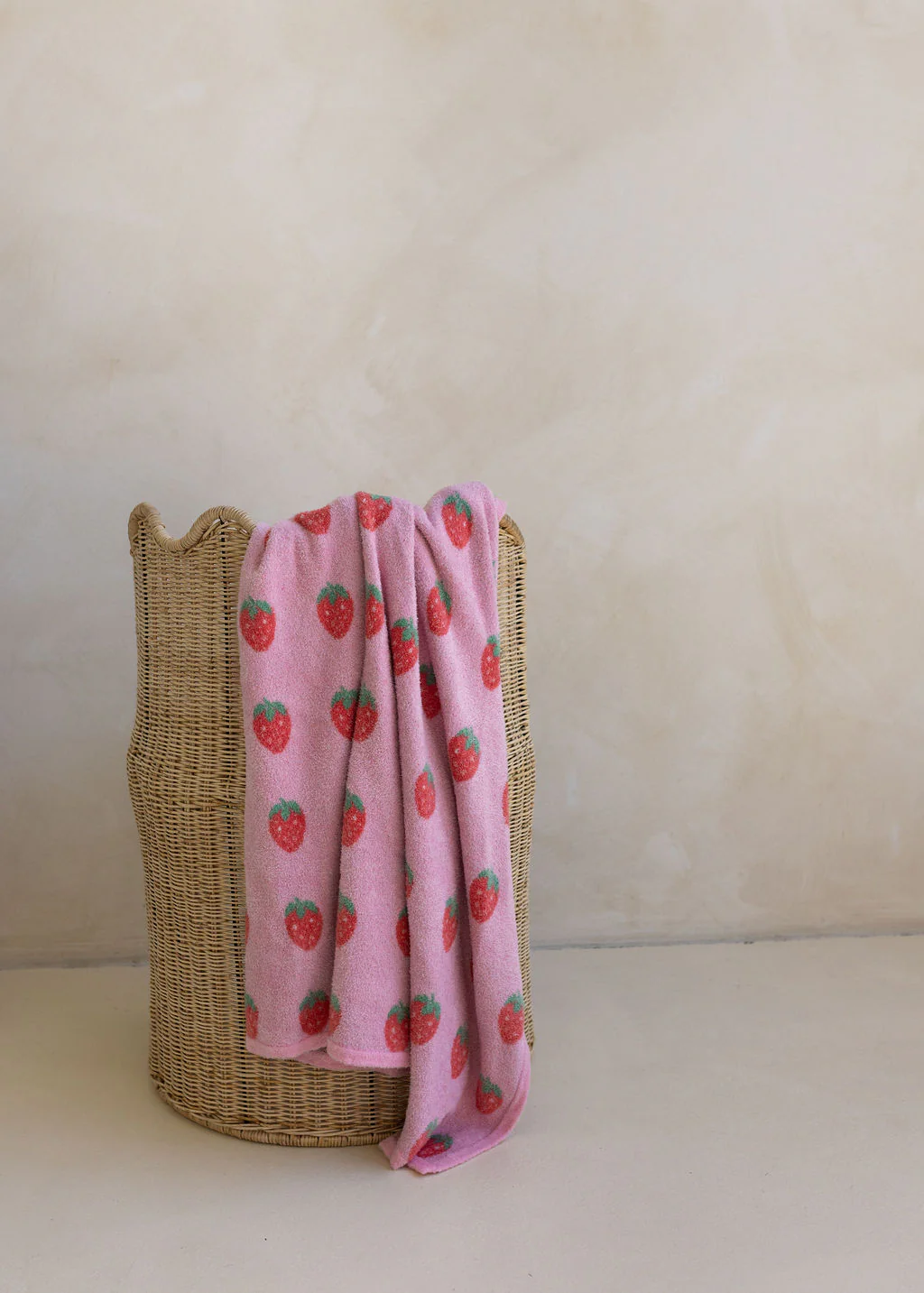 STRAWBERRY BLANKET